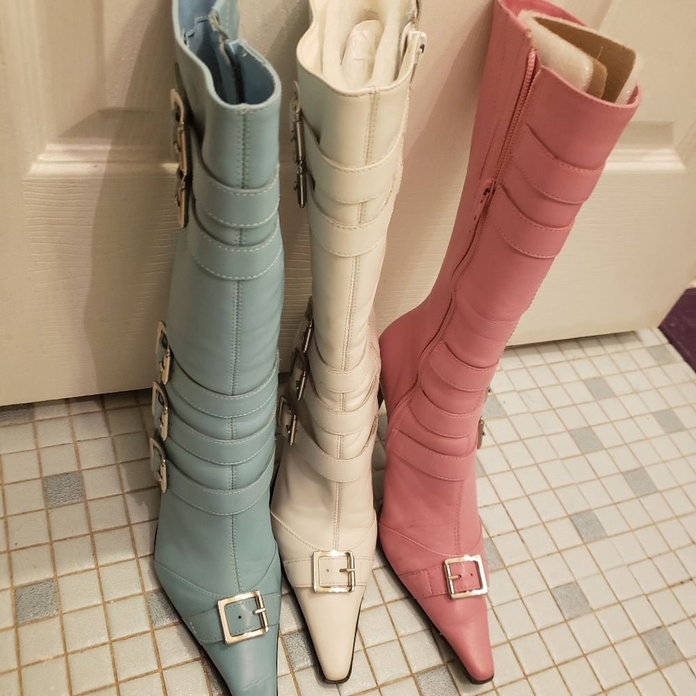 Boots - Picture 3 of 4